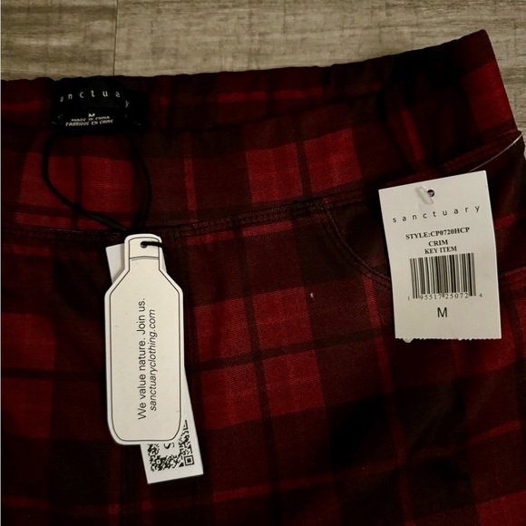 NWT Y2K 90’s Vibe Sanctuary Red and Black Plaid Cropped Pants ~ SZ: M - Picture 4 of 9